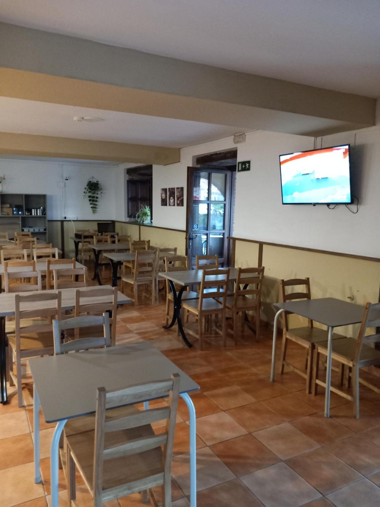 Hosteria Rio Negro Bárcena de Cicero Buitenkant foto